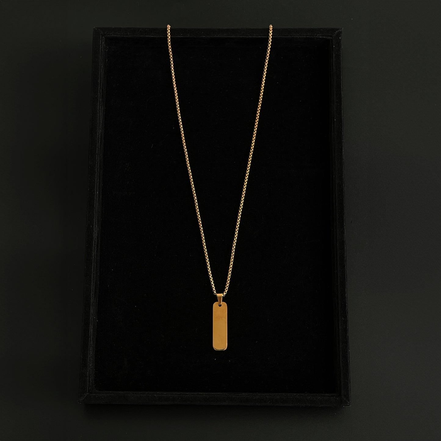 Minimal Gold Bar with chain